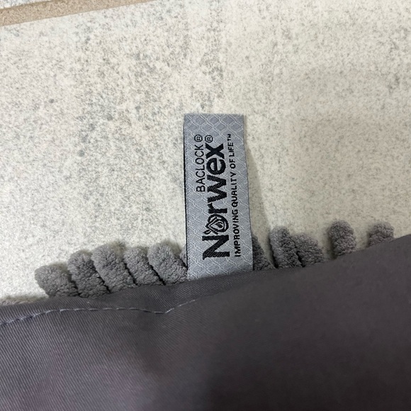 Norwex Chenille Hand Towel Antibacterial - Picture 4 of 4